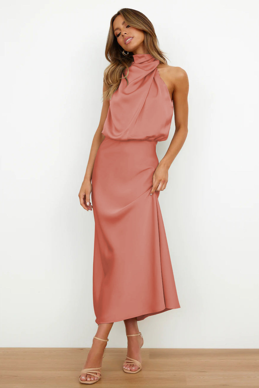 Moya - Vestido de satén largo con cuello halter