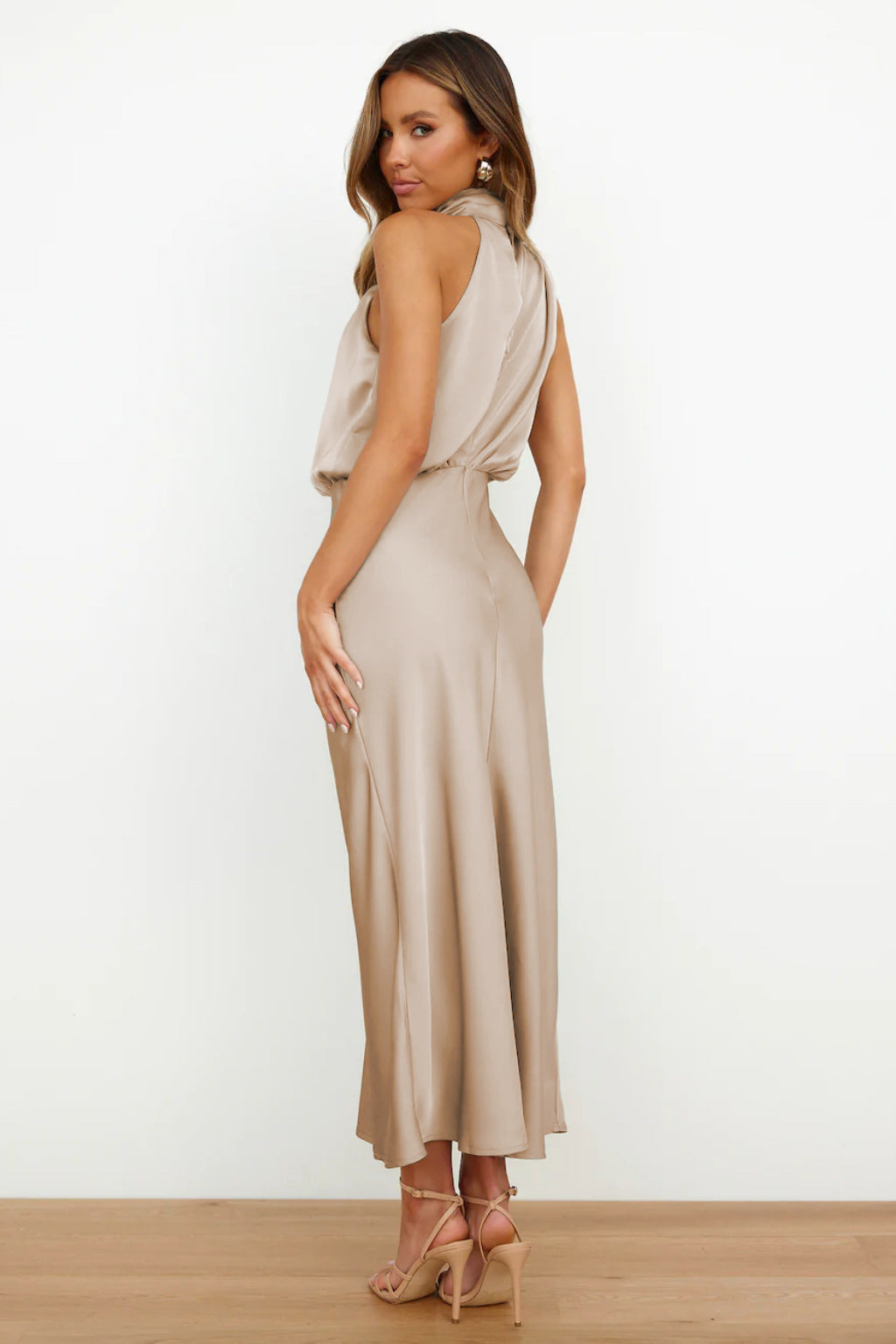 Moya - Vestido de satén largo con cuello halter